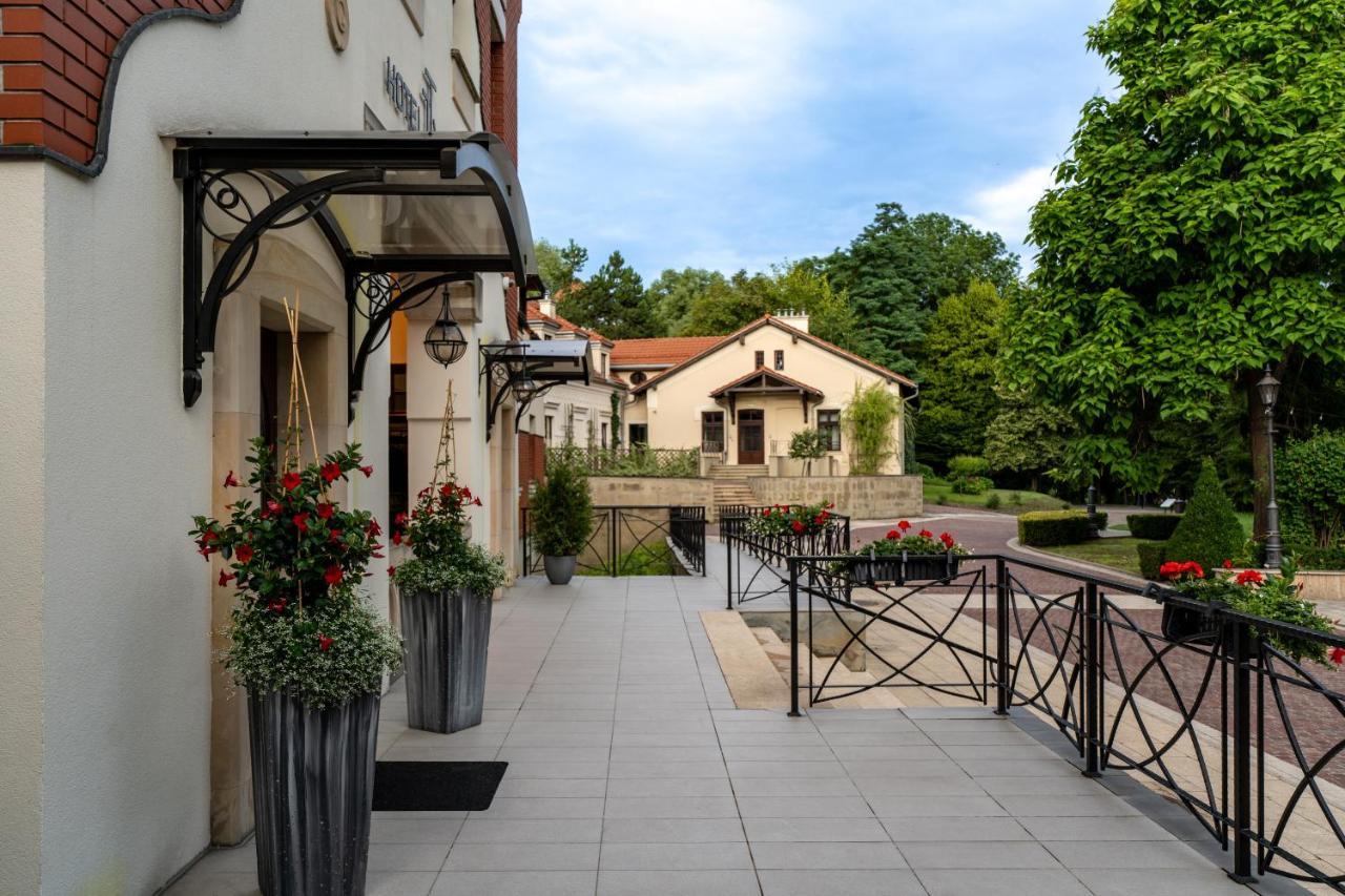 Grand Sal Hotell Wieliczka Exteriör bild