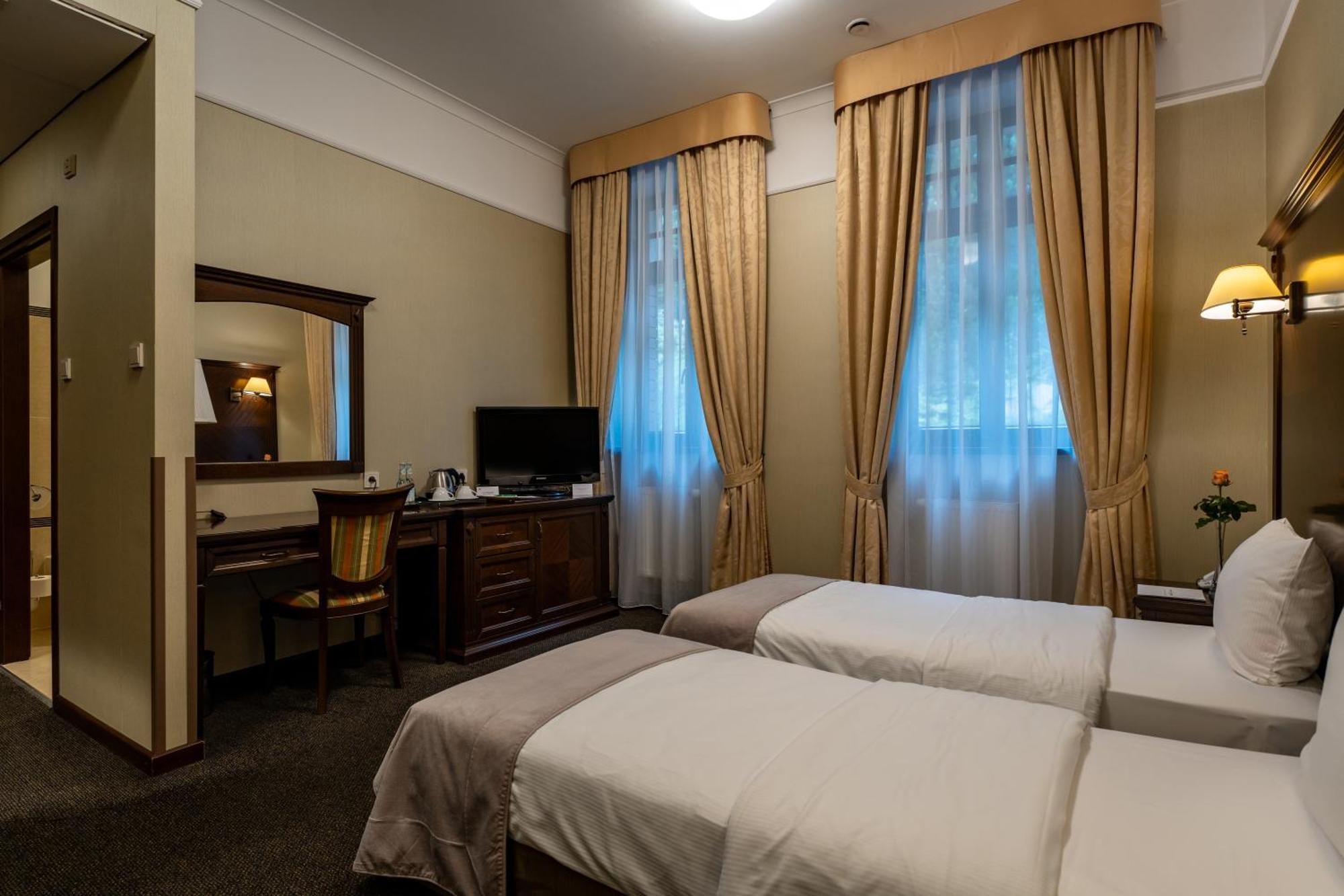 Grand Sal Hotell Wieliczka Exteriör bild