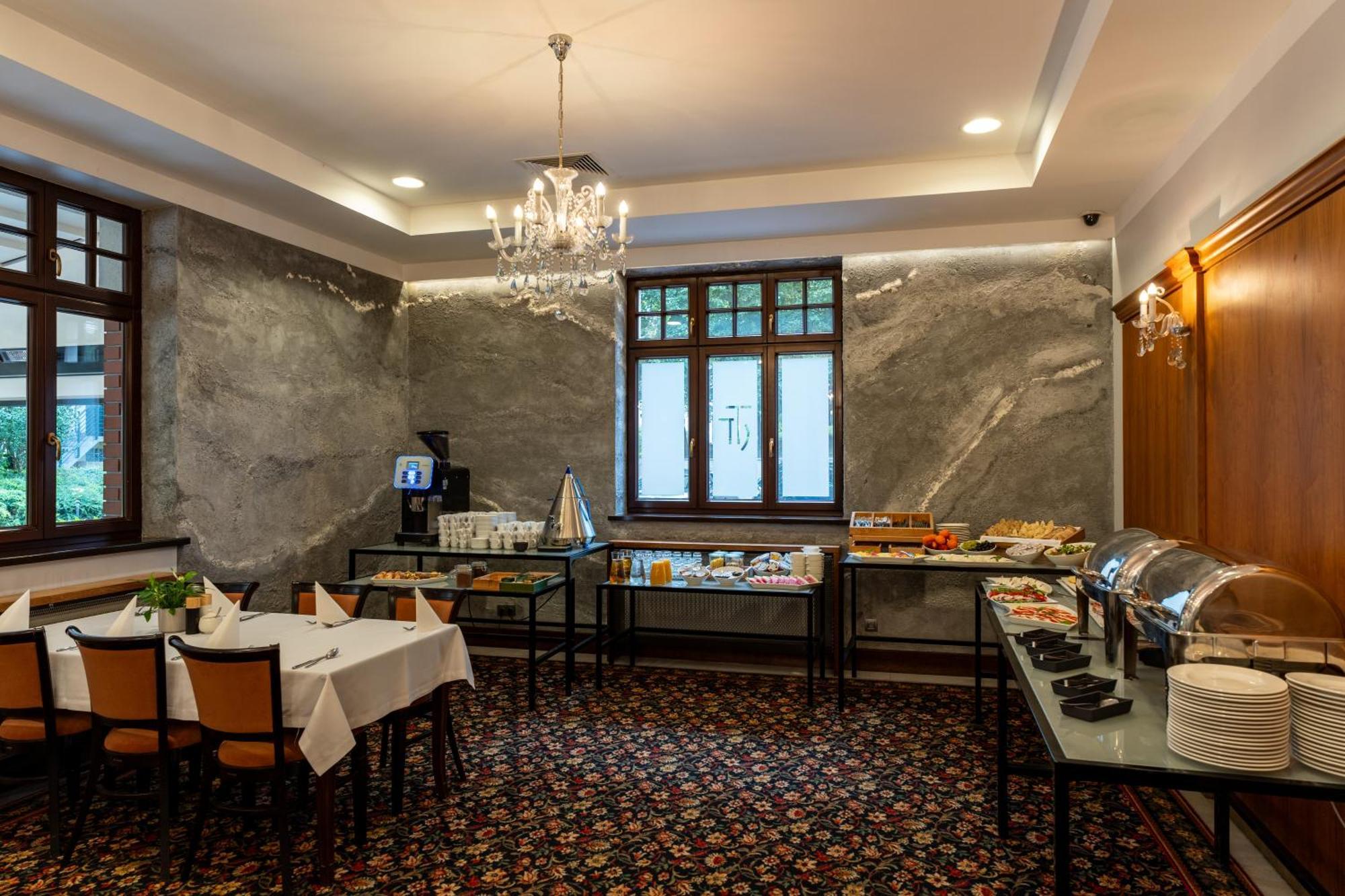 Grand Sal Hotell Wieliczka Exteriör bild