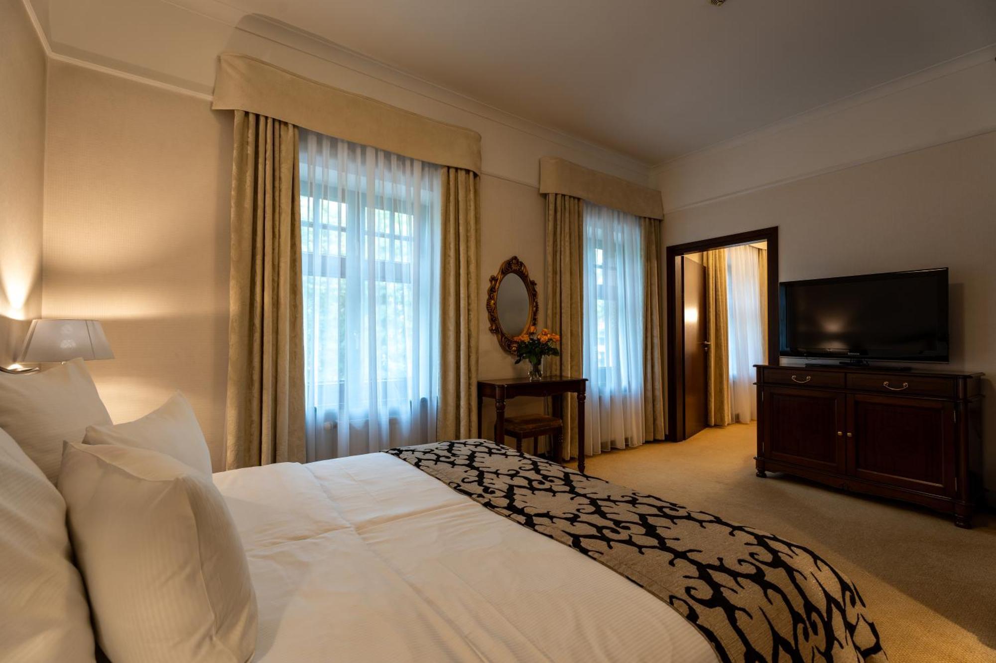 Grand Sal Hotell Wieliczka Exteriör bild