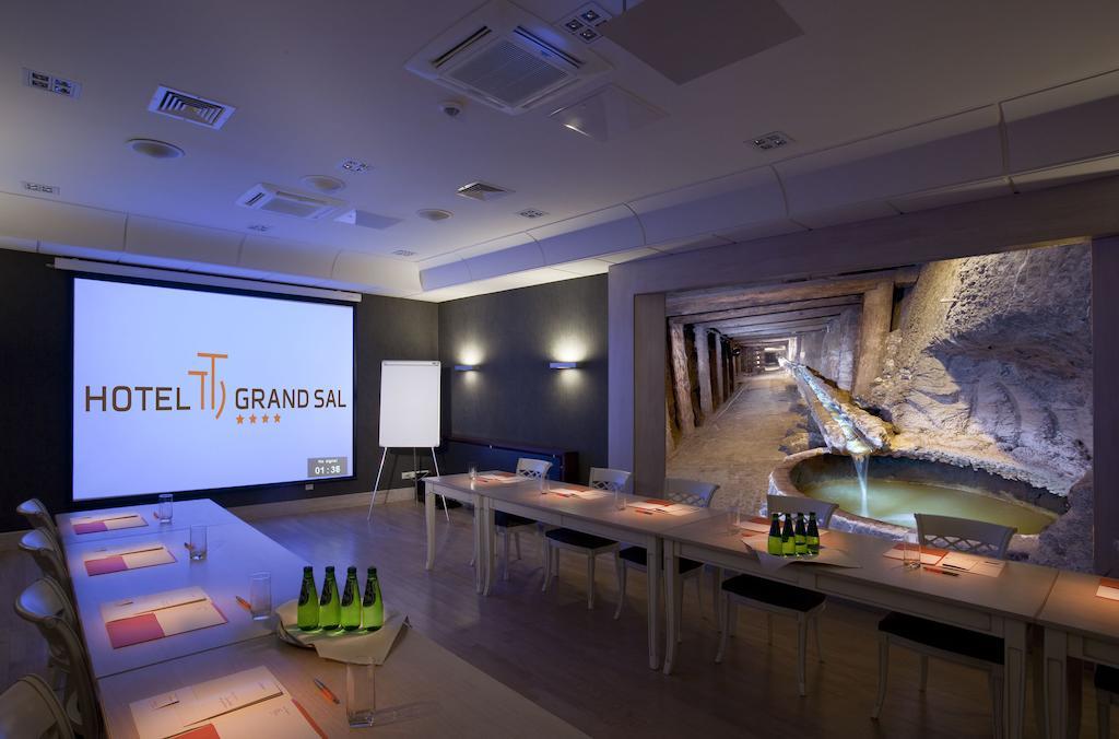 Grand Sal Hotell Wieliczka Exteriör bild