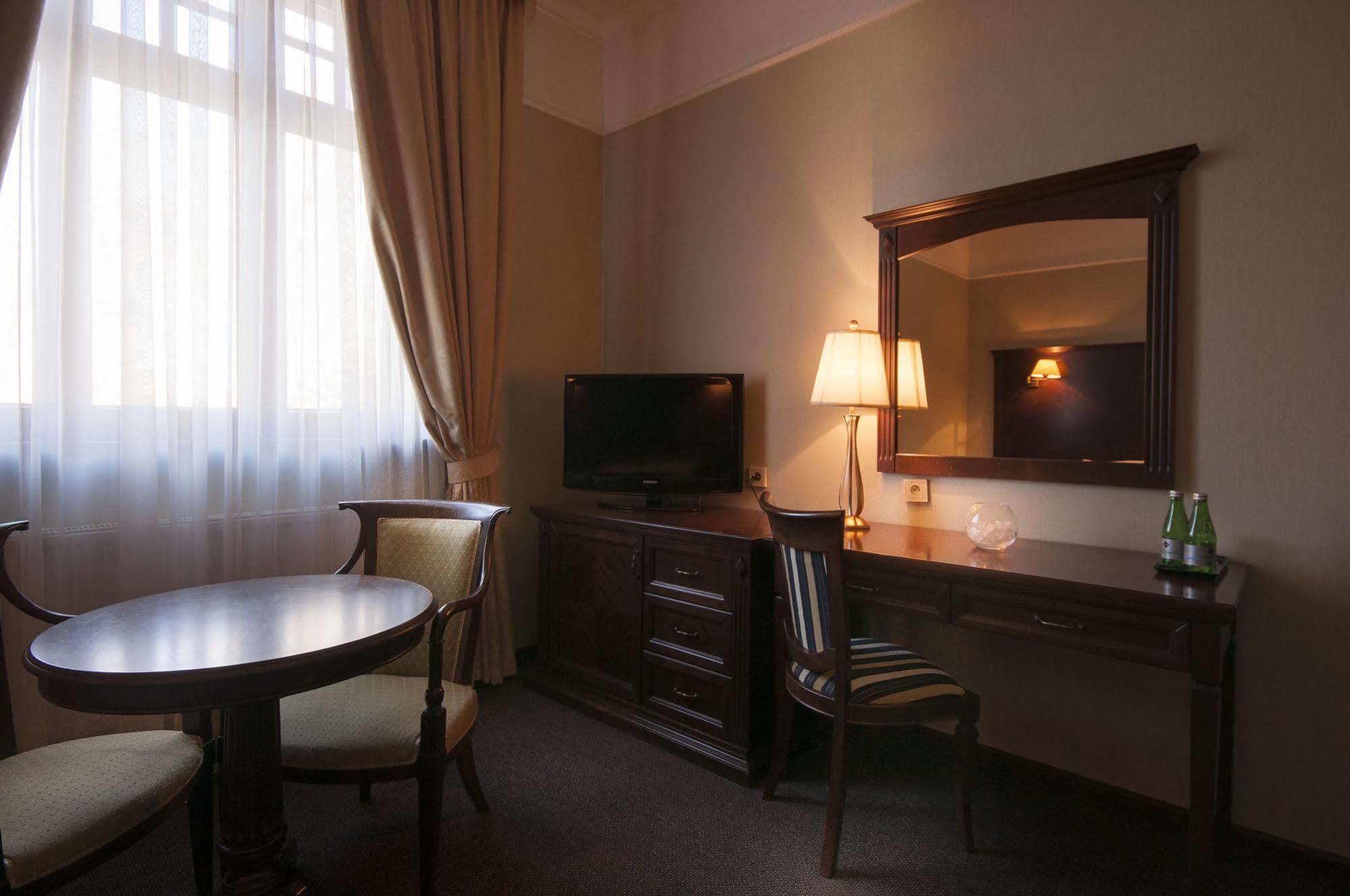 Grand Sal Hotell Wieliczka Exteriör bild