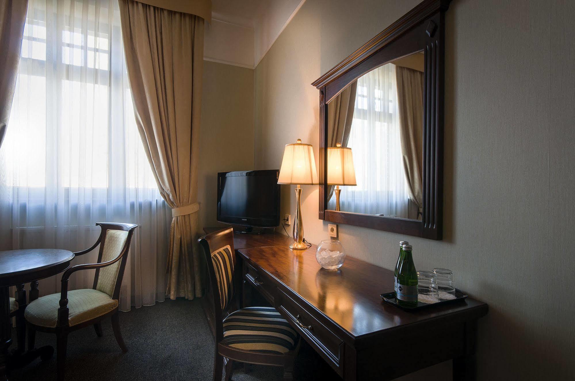 Grand Sal Hotell Wieliczka Exteriör bild
